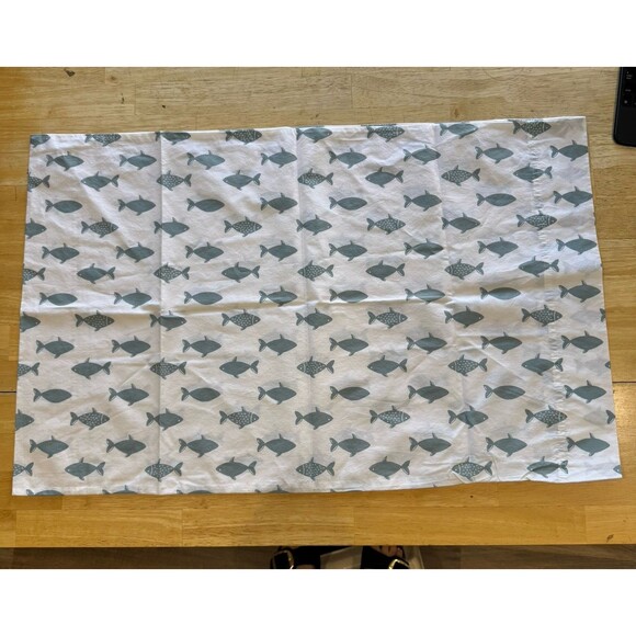 Garnet Hill Twin Flat Sheet & 2 Pillowcases Mini-Print Percale Blue Fish Set EUC - Picture 6 of 11